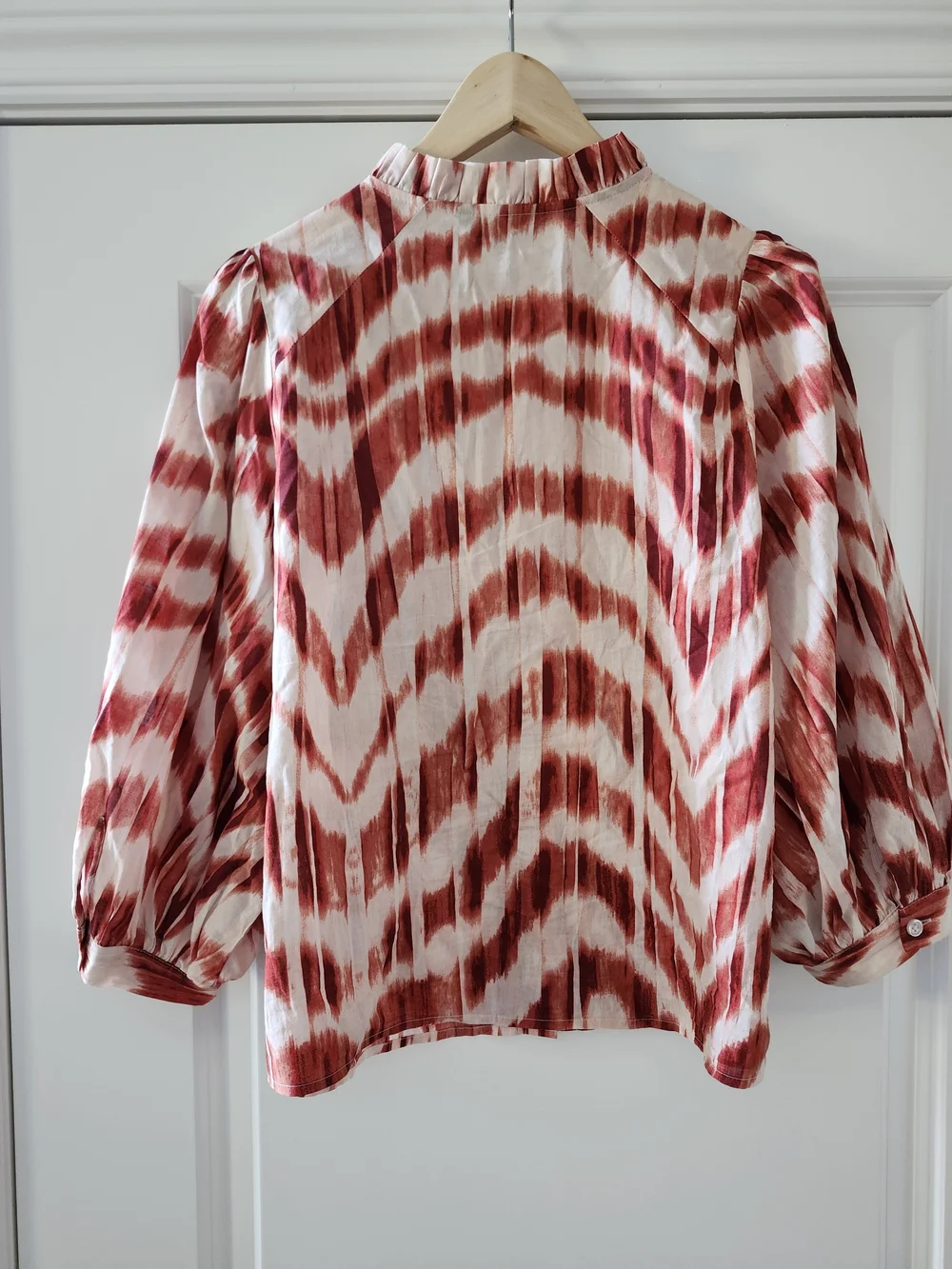 Banana Republic Petite M Ikat Print Ruffle Neck Puff Sleeve Cotton Blouse